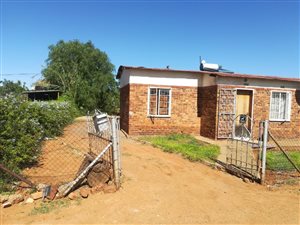 2 Bed House in Floors