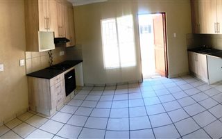 2 Bedroom Simplex in Jukskei Park