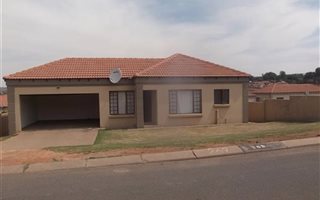 3 Bedroom Townhouse in Jackaroo Park