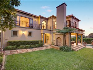 4 Bed House in Bryanston West