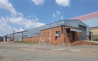 2000 m² Industrial space in Hamilton