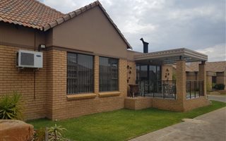 2 Bedroom House in Helicon Heights