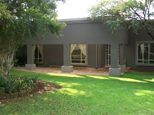 2.3 ha Farm in Roodeplaat
