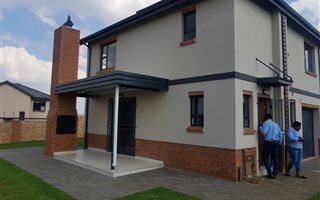 4 Bedroom House in Olifantsfontein