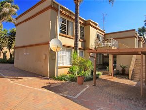 1 Bed Flat in Roodekrans