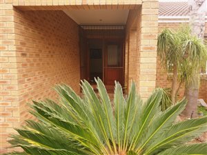 4 Bed House in The Crest