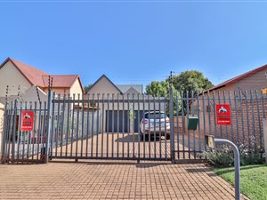 3 Bed Duet in Erasmuskloof
