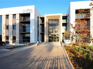100 m² Office Space in Waterfall Estate