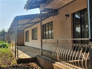 5 Bed House in Shallcross