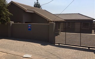 1 Bedroom Apartment in Cosmo City
