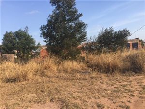 918 m² Land available in Wyebank