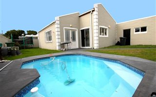 2 Bedroom House in Parklands