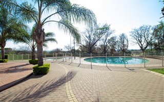 2 Bedroom Apartment in Mooikloof Ridge