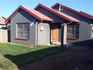 3 Bed House in Lakeside