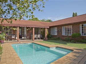 3 Bed House in Country View