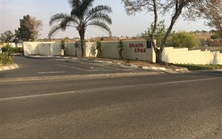 3 Bedroom Apartment in Country View
