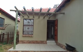 3 Bedroom Townhouse in Akasia
