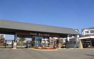 2 Bedroom Flat in Hazeldean (Silverlakes Surroundings)