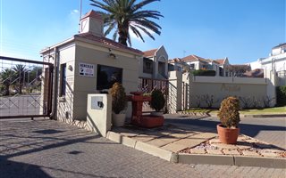 2 Bedroom Townhouse in Oakdene