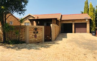 2 Bedroom Townhouse in Honeydew Manor