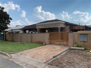 4 Bed House in Pollak Park