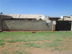 2 Bed House in Naledi