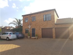 3 Bed Duplex in Willowbrook