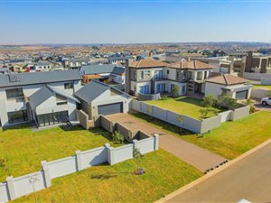 3 Bed House in Midstream Ridge Estate