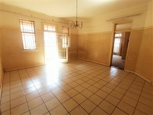 1 Bed Apartment in Joubert Park