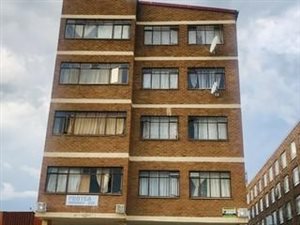 1.5 Bed Apartment in Pretoria West