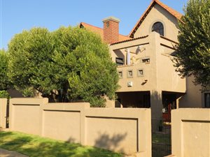 3 Bed Townhouse in Highveld