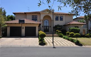 4 Bedroom House in Dainfern Valley