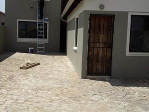2 Bed House in Protea Glen