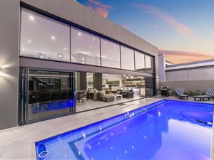 5 Bed House in Steyn City