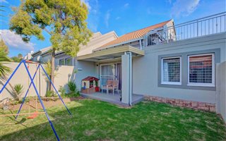 2 Bedroom Townhouse in Sunninghill