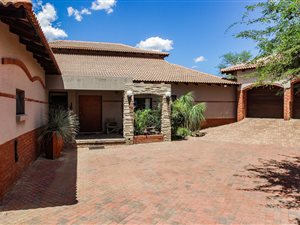 4 Bedroom House in Pebble Rock