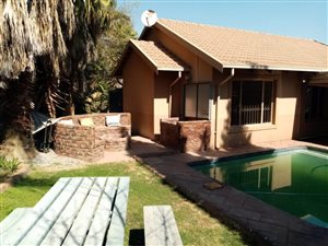 3 Bed Townhouse in Thatchfield