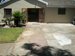 3 Bed Garden Cottage in Amanzimtoti