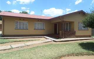 3 Bedroom House in Vanderbijlpark Central
