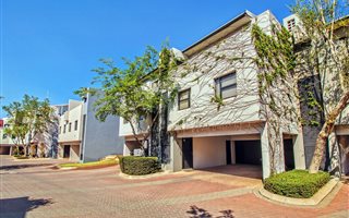 2 Bedroom House in Lombardy Estate