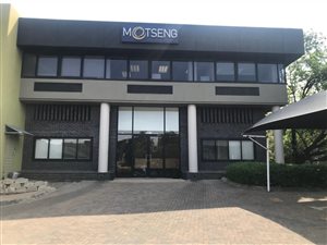 1265 m² Office Space in Halfway House