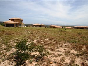 779 m² Land available in The Hill Estate