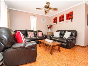 3 Bed House in Edelweiss