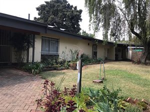 4 Bed House in Lynnwood Glen