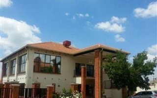 1 Bedroom Apartment in Modderfontein