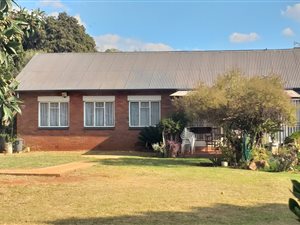 3 Bed House in Daggafontein