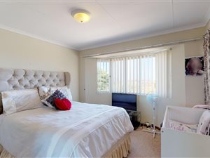 3 Bed Flat in South End