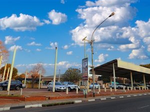 400 m² Commercial space in Lyttelton Manor