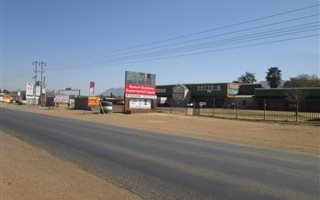 3.4 ha Farm in Kameeldrift West