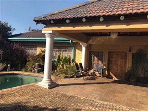 11 Bedroom House in Pullens Hope